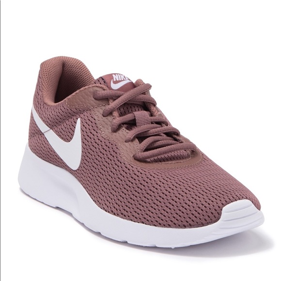 nike tanjun women's athletic shoes smokey mauve